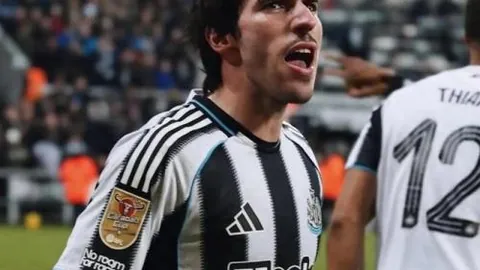 上海男篮致敬功勋球员布莱索：祝愿早日恢复健康